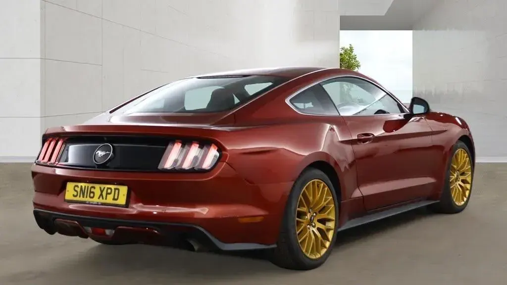 Used Ford Mustang 317 HP (233 kW) 2016 Red Coupe