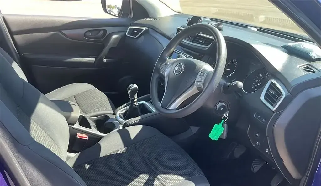 Used Nissan Qashqai Visia 2015 Blue SUV