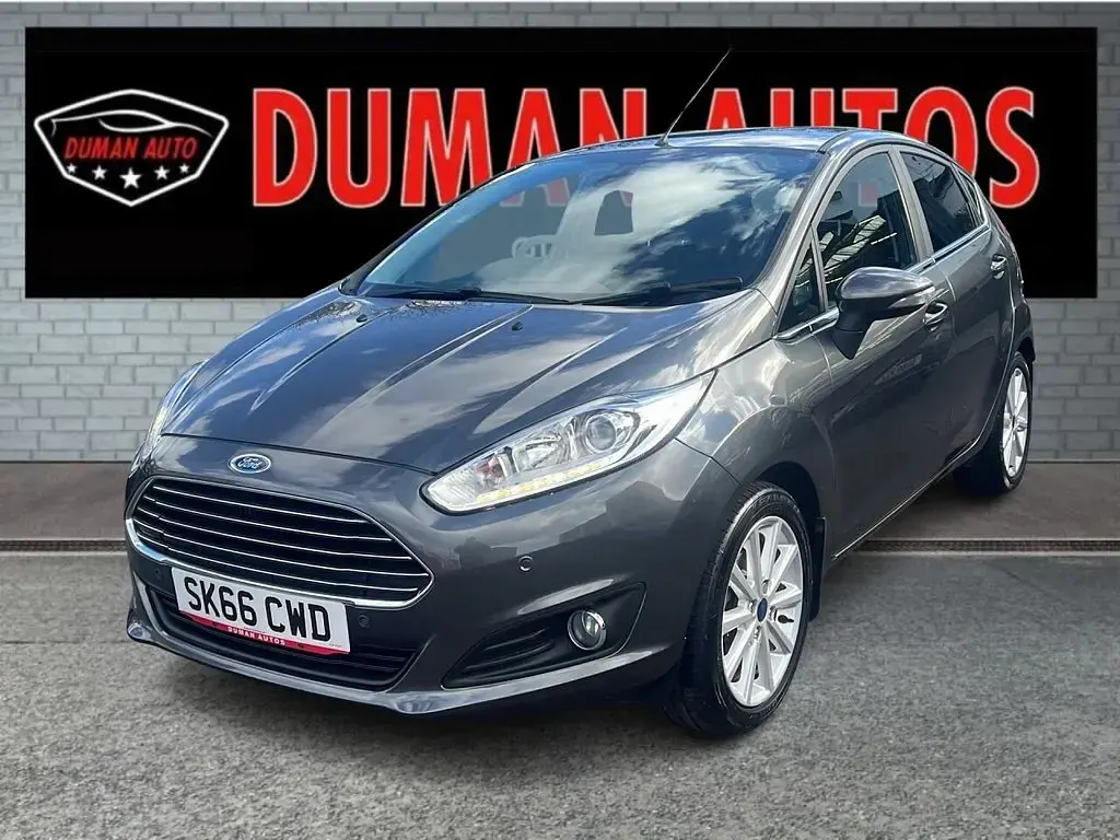 Used Ford Fiesta Titanium 100 HP (73 kW) 2016 Grey Hatchback