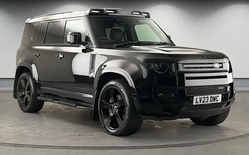 Used Land Rover Defender HSE Dynamic 300 HP (220 kW) 2024 SUV