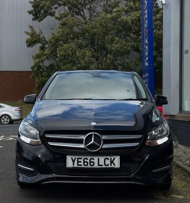 Used Mercedes B180 Executive 109 HP (80 kW) 2016 Black MPV