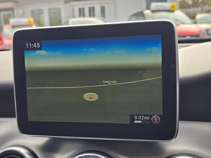 Used Mercedes CLA200 Shooting Brake AMG 136 HP (100 kW) 2015 Red Estate