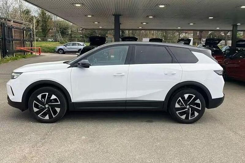 Used Vauxhall Grandland X Ultimate 136 HP (100 kW) 2025 White SUV