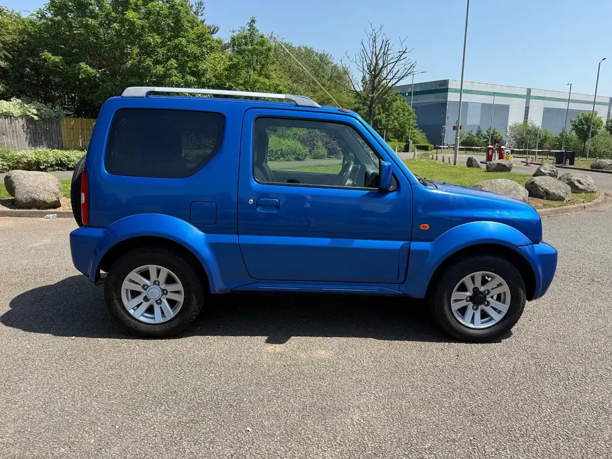 Used Suzuki Jimny SZ4 85 HP (62 kW) 2012 Blue SUV