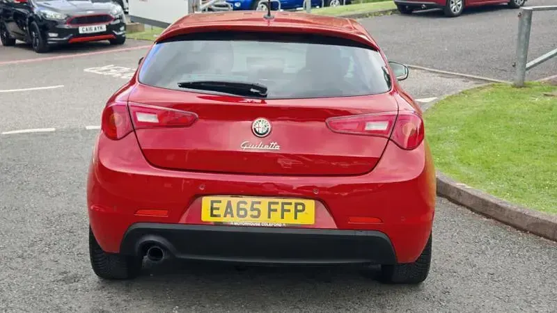 Used Alfa Romeo Giulietta Exclusive 170 HP (125 kW) 2015 Red Hatchback