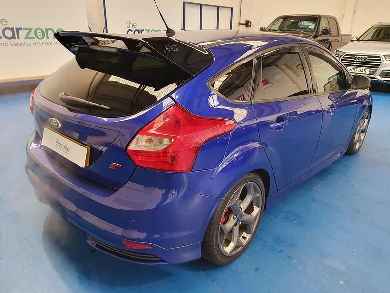 Begagnad Ford Focus ST 2013 Blå Halvkombi