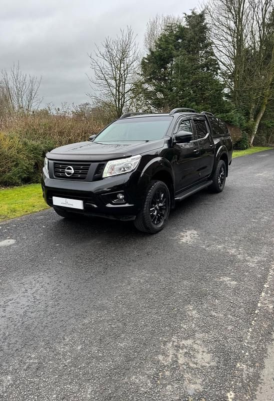 Used Nissan Navara Tekna 188 HP (138 kW) 2017 Black Pickup