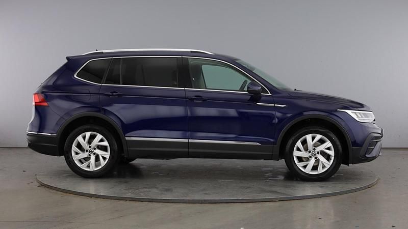 Used VW Tiguan Allspace Life 150 HP (110 kW) 2021 Blue SUV