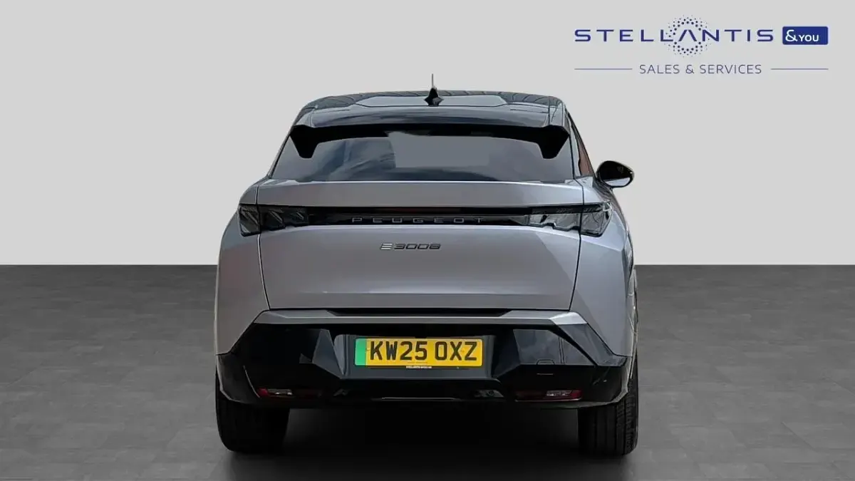 Used Peugeot e-3008 GT 152 kW (207 HP) 2025 Grey SUV