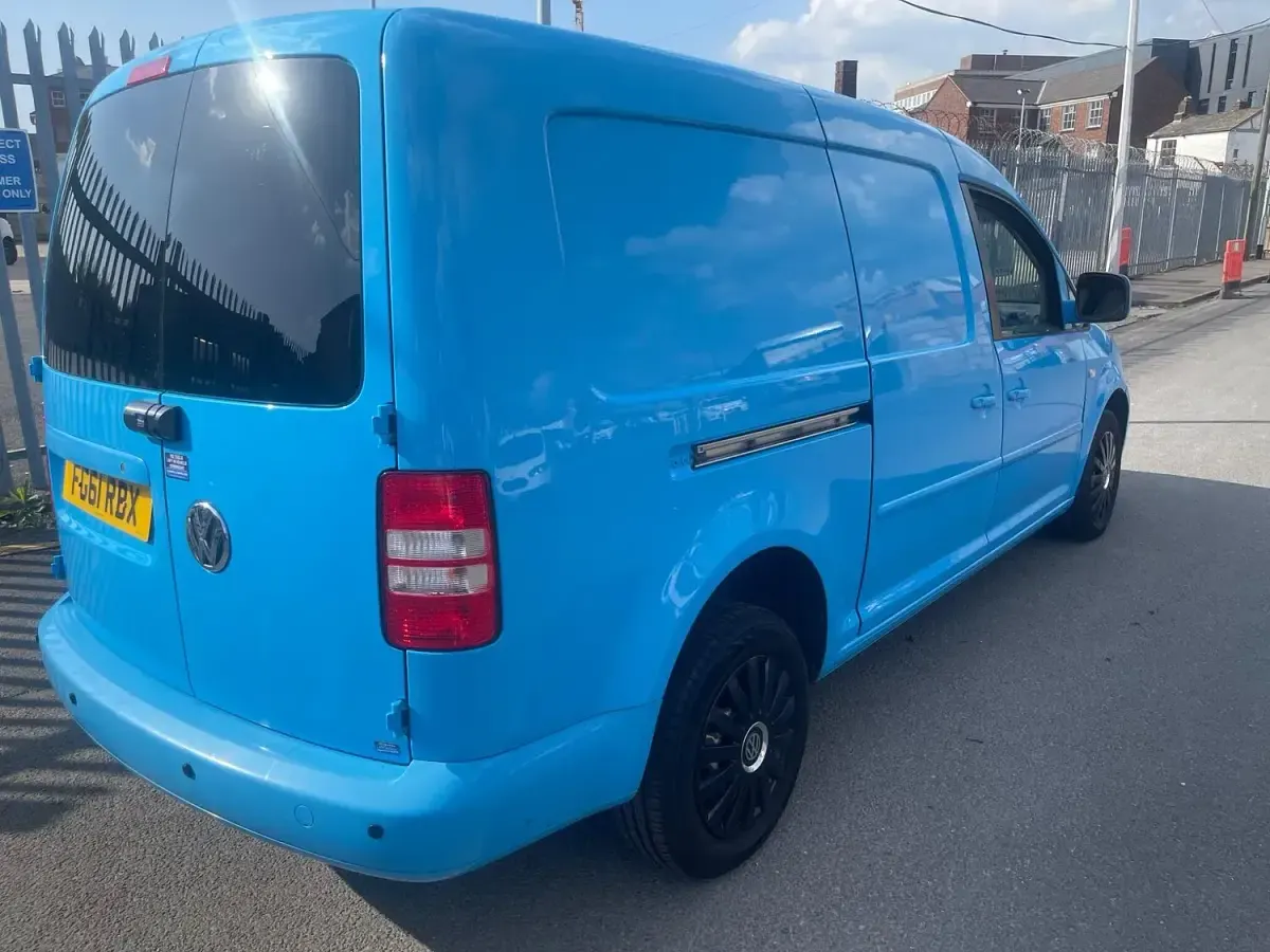 Used VW Caddy 102 HP (75 kW) 2011 Blue MPV
