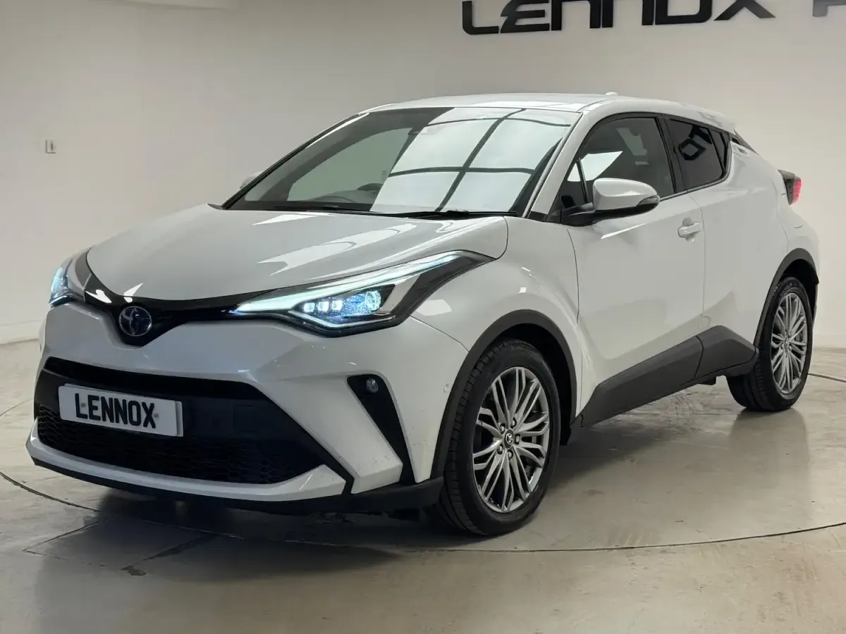 Used Toyota C-HR 184 HP (135 kW) 2023 White SUV