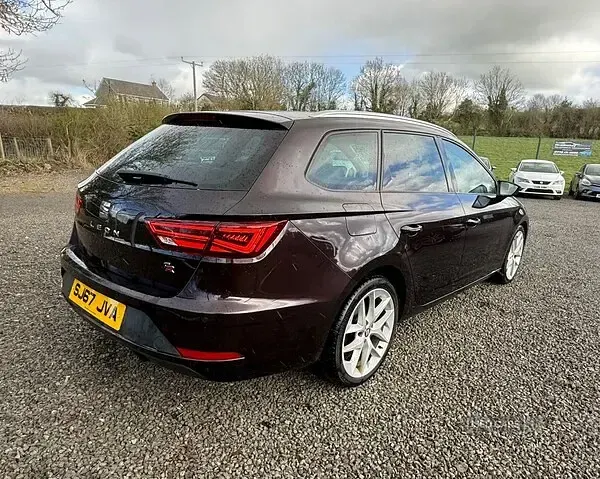 Used Seat Leon FR 184 HP (135 kW) 2017 Mauve/purple Estate