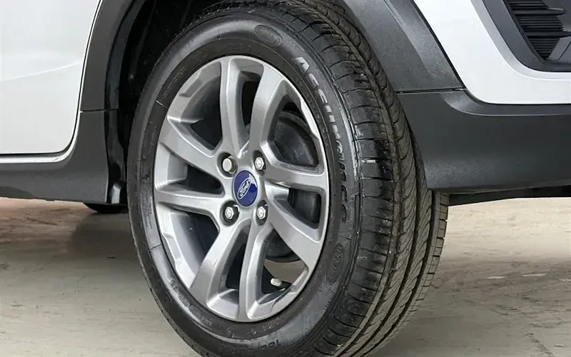 Used Ford Ka Plus Active 86 HP (63 kW) 2019 Silver Hatchback