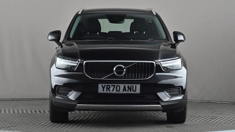 Used Volvo XC40 Momentum 163 HP (119 kW) 2020 Black SUV