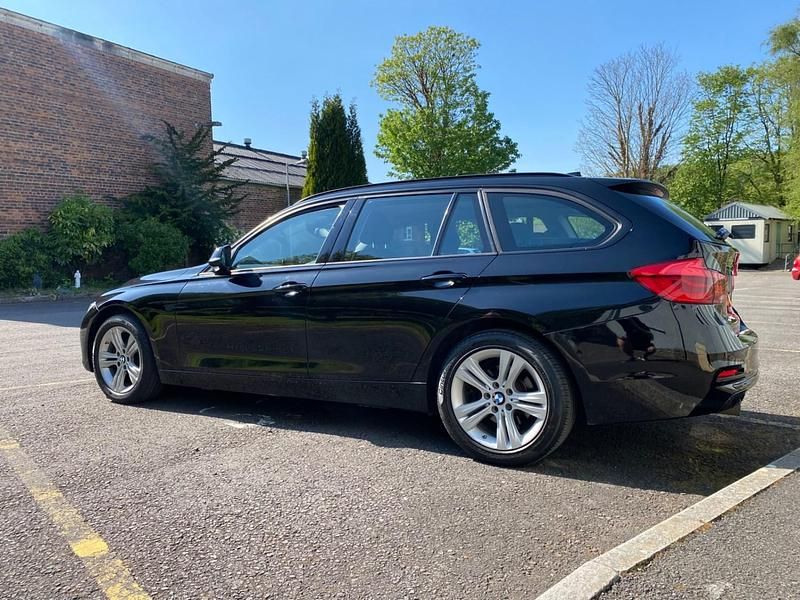 Usado BMW 316 Sport Line 2019 Negro Familiar