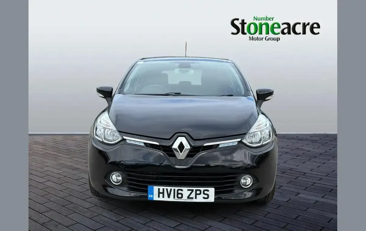 Used Renault Clio IV Dynamique 88 HP (64 kW) 2016 Black Hatchback