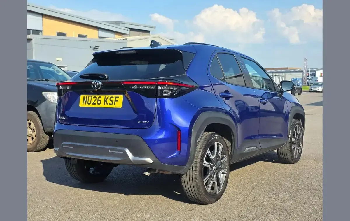 New Toyota Yaris Cross 128 HP (94 kW) 2026 Blue SUV