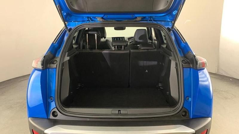 Second-hand Peugeot 2008 GT 129 CP (94 kW) 2022 Albastru SUV