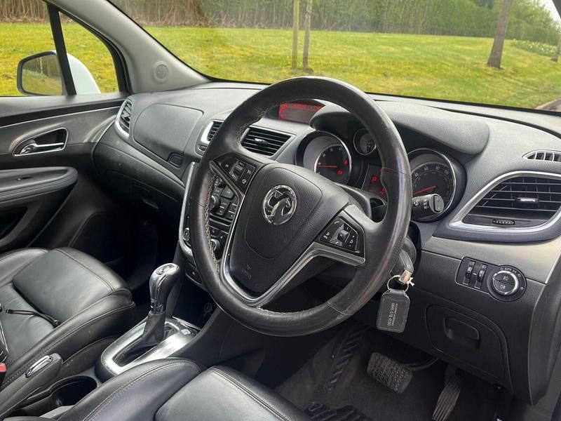 Used Vauxhall Mokka 140 HP (102 kW) 2015 White SUV