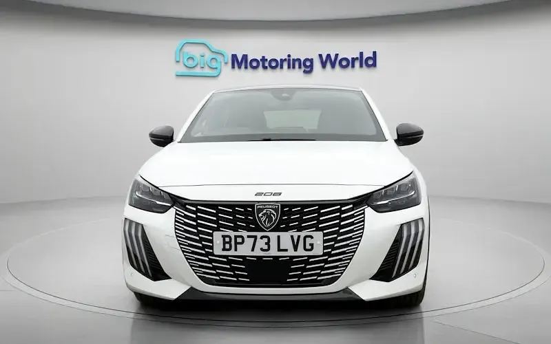 Second-hand Peugeot 208 GT 102 CP (75 kW) 2024 Alb Hatchback