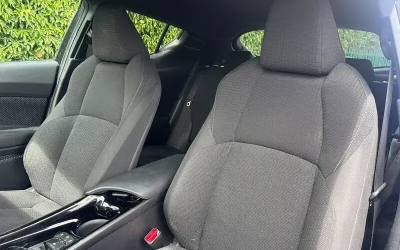 Used Toyota C-HR 122 HP (89 kW) 2019 Blue SUV