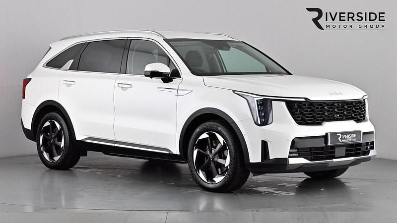 White Used 2024 Kia Sorento SUV | £38,990 (Super price) - Image 1/4