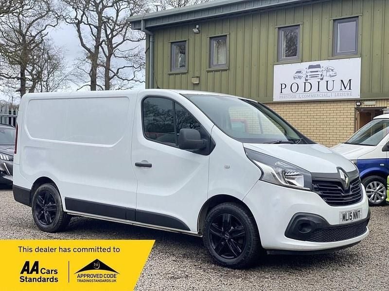 Used Renault Trafic Business 2015 White MPV