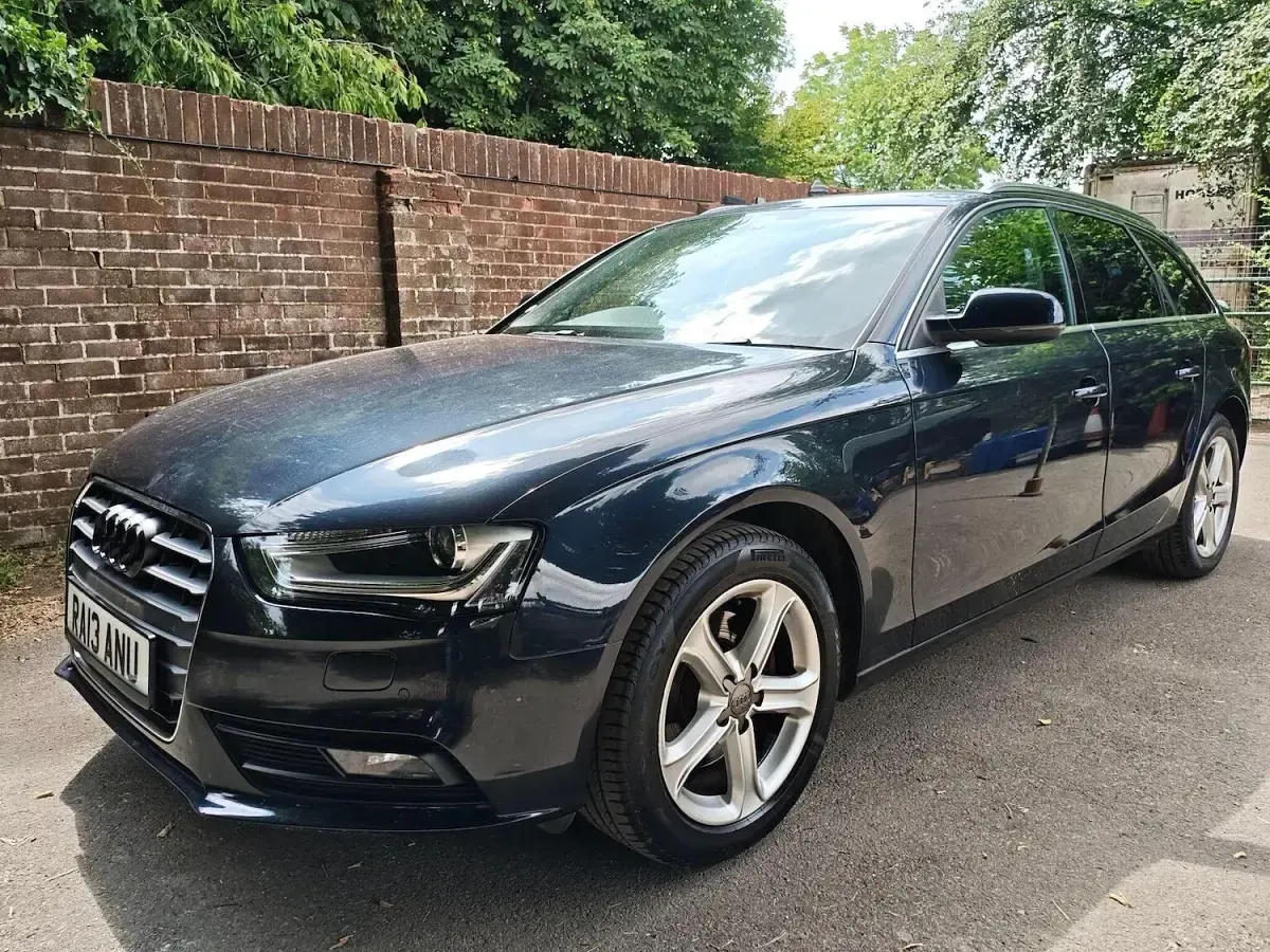 Used Audi A4 Advanced 2013 Blue Estate