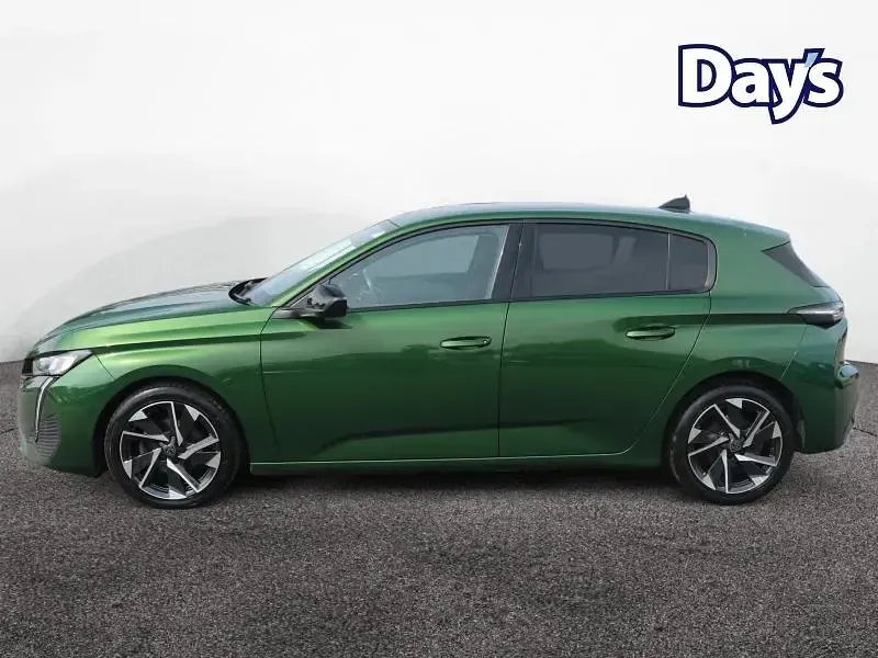 Used Peugeot 308 Allure Premium 130 HP (95 kW) 2022 Green Hatchback