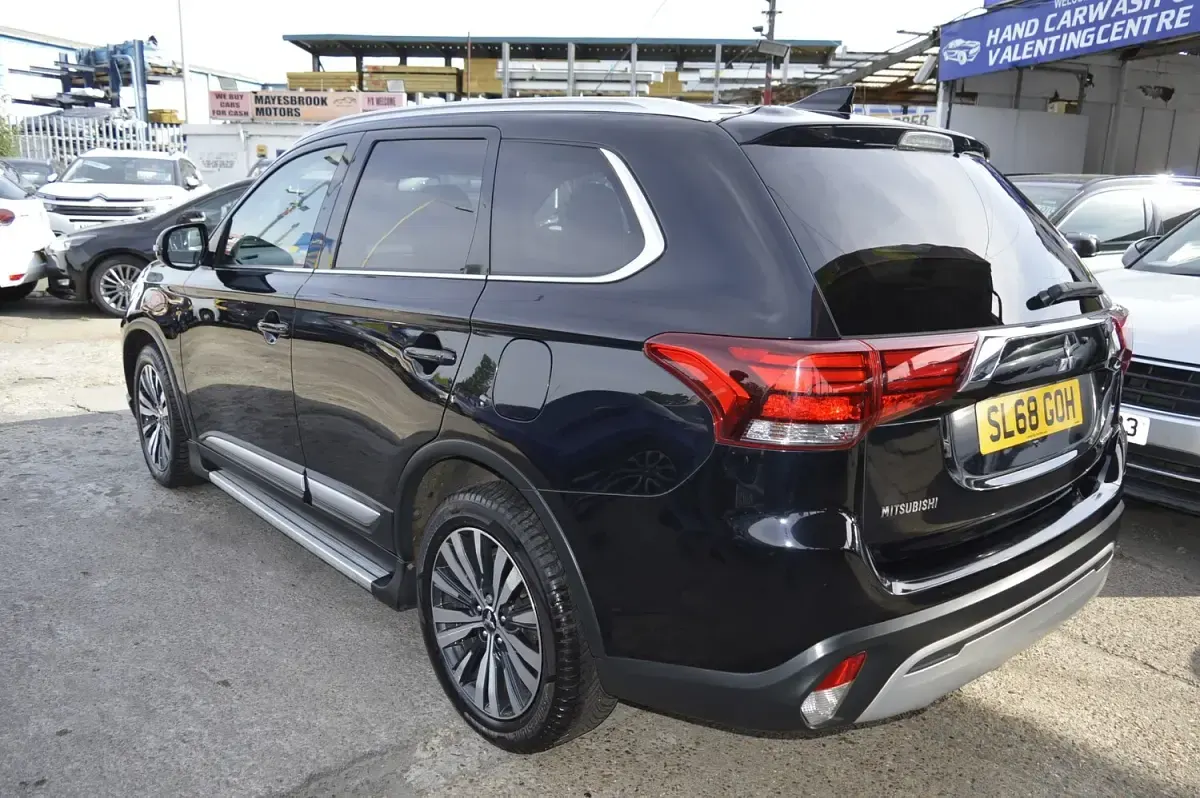 Used Mitsubishi Outlander 150 HP (110 kW) 2018 Black SUV