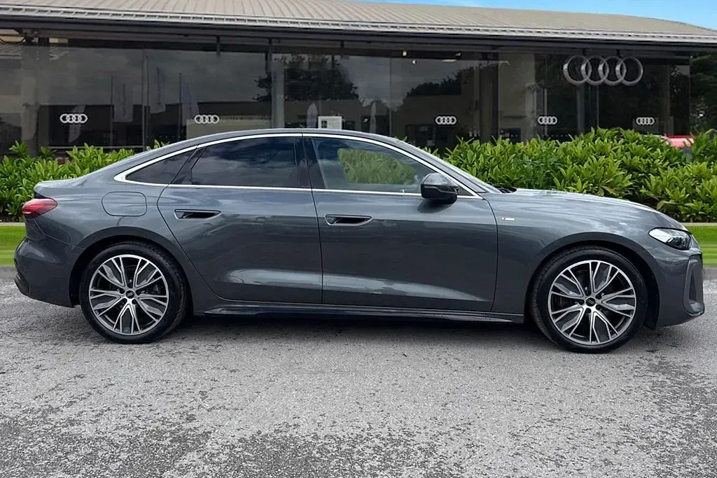 Begagnad Audi A5 S-Line 204 HK (150 kW) 2025 Grå Sedan