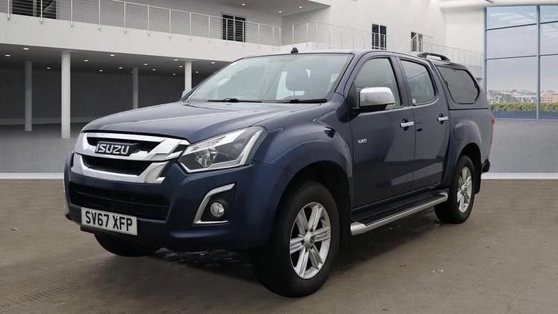 Used Isuzu Pick up 164 HP (120 kW) 2017 Blue Pickup