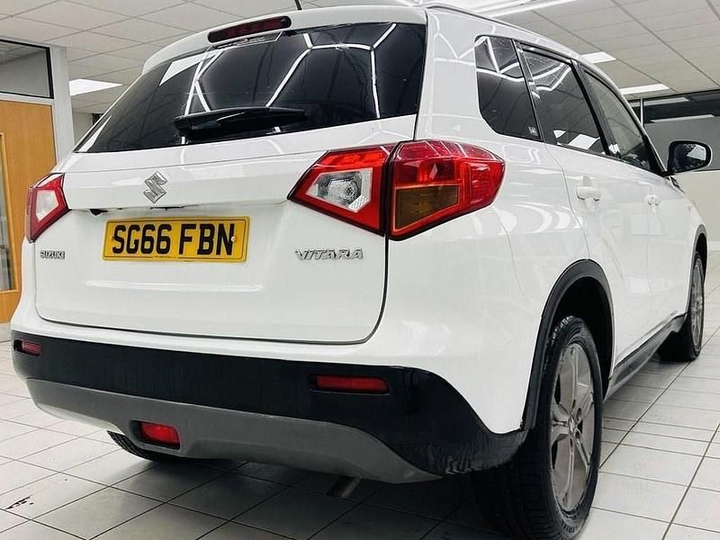 Used Suzuki Vitara SZ-T 120 HP (88 kW) 2016 White SUV