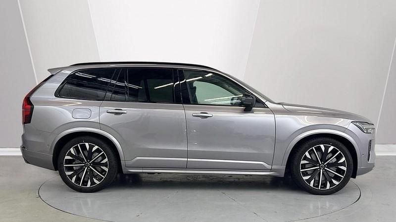 New Volvo XC90 Plus 247 HP (181 kW) 2025 Silver SUV