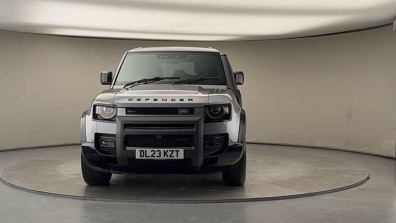 Used Land Rover Defender HSE Dynamic 300 HP (220 kW) 2023 Eiger grey SUV
