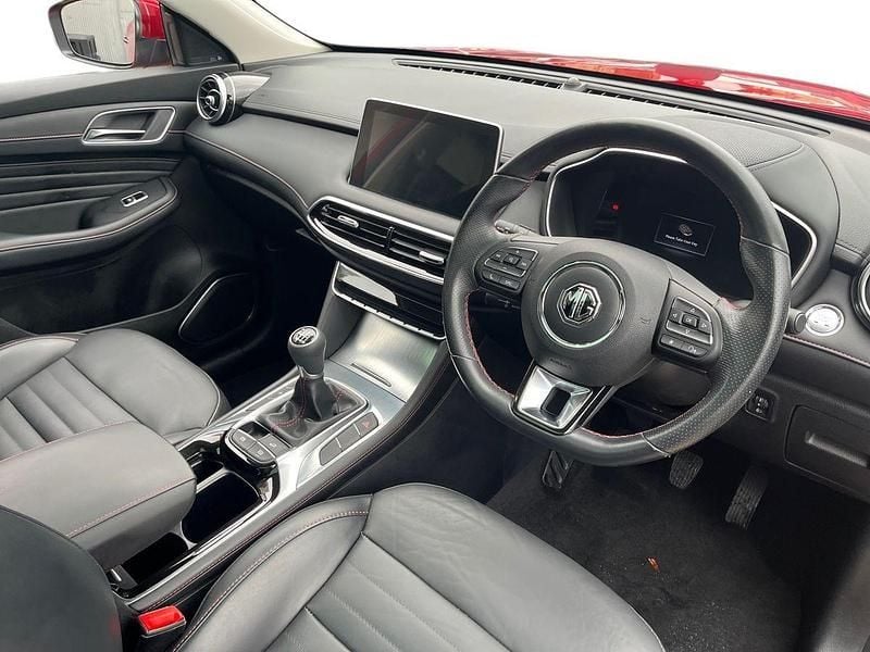 Used MG HS Exclusive 162 HP (119 kW) 2022 Red SUV