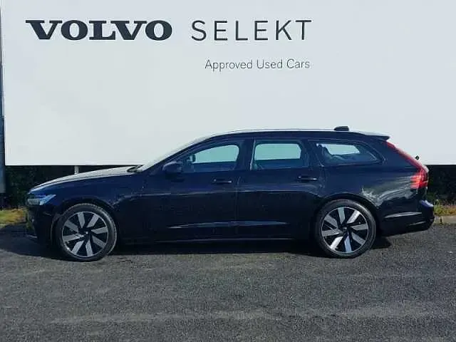 Used Volvo V90 Plus 350 HP (257 kW) 2025 Black Estate