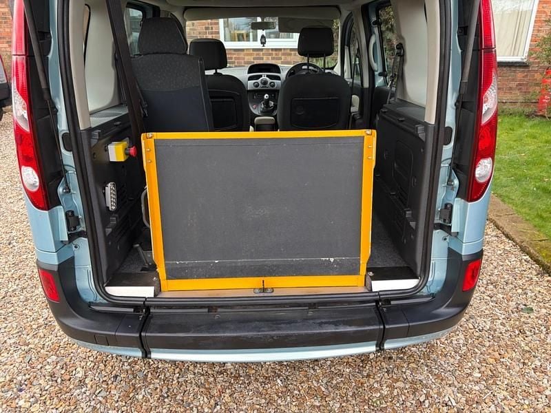 Used Renault Kangoo Expression 105 HP (77 kW) 2011 Blue MPV