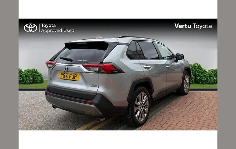 Used Toyota RAV4 Hybrid 218 HP (160 kW) 2022 Silver SUV