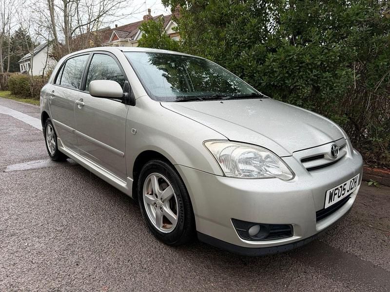 Silver Used 2005 Toyota Corolla Hatchback | £2,489 (Fair price) - Image 1/4