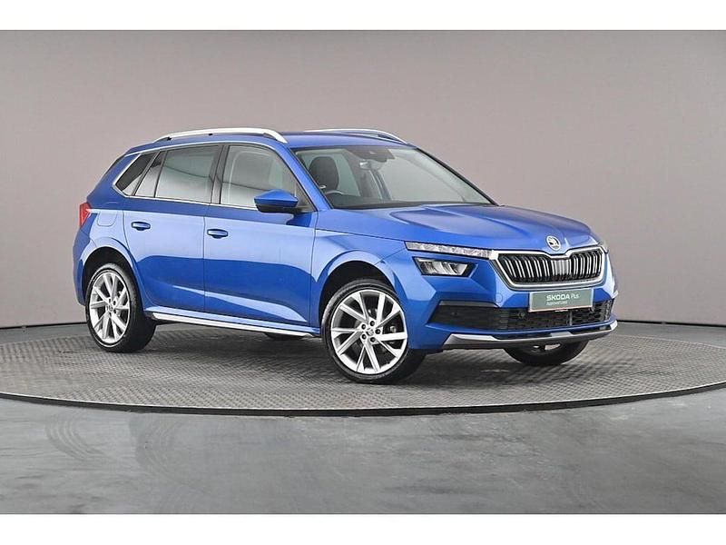 Race blue metallic Used 2023 Skoda 110 R SE L Executive Estate | £18,453 (Fair price) - Image 1/4