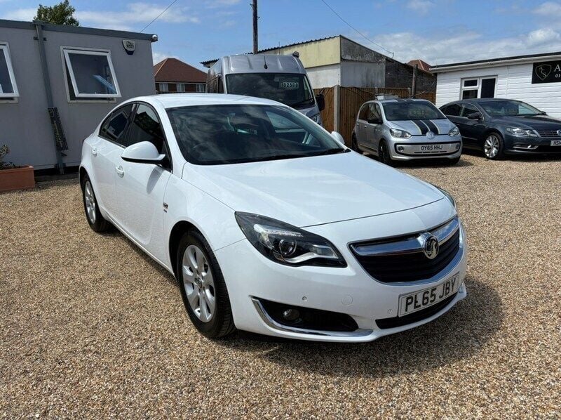 White Used 2016 Vauxhall Insignia SRi Hatchback | £6,495 (A bit pricey) - Image 1/4