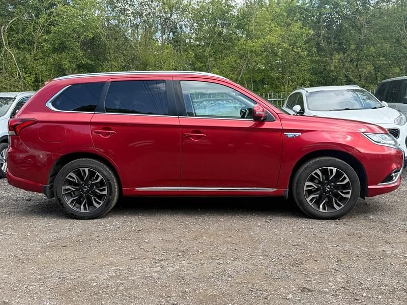 Used Mitsubishi Outlander P-HEV 2017 Red Estate