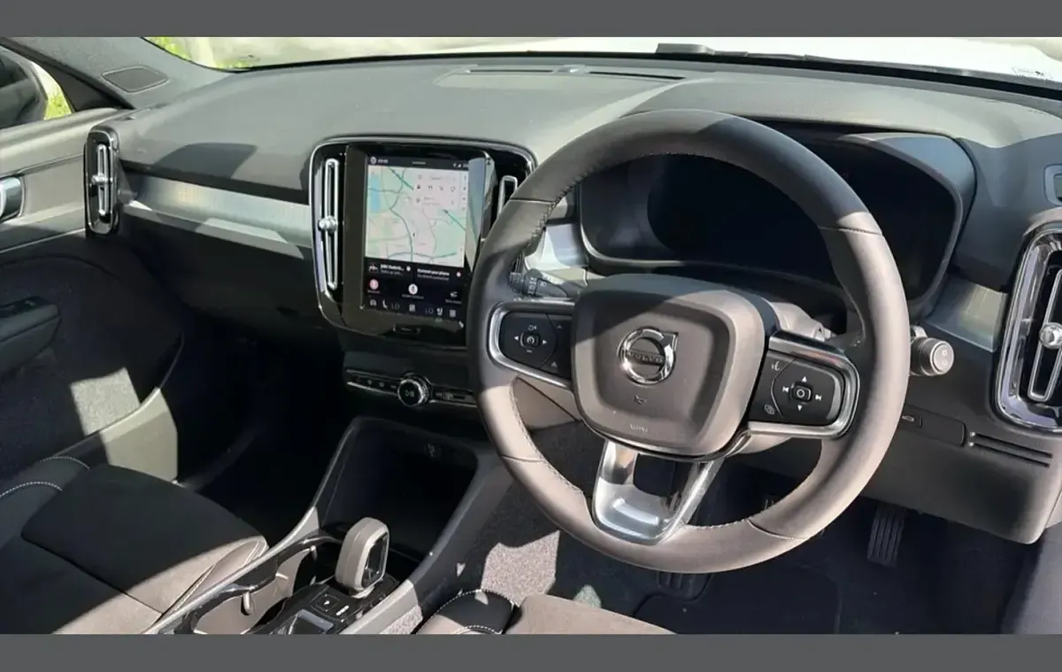 New Volvo XC40 Plus 161 HP (118 kW) 2026 Blue SUV