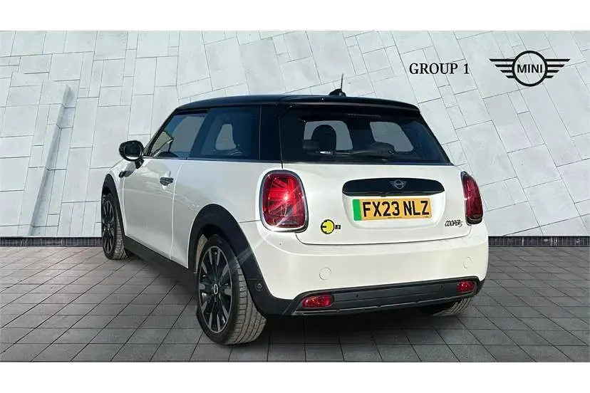 Gebraucht Mini Cooper S Level 3 135 kW (184 PS) 2023 Weiß Kleinwagen