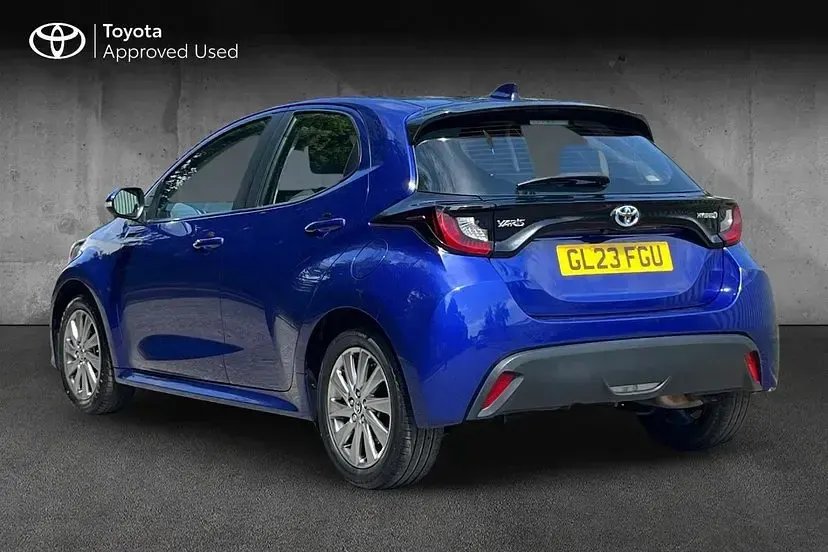 Used Toyota Yaris 114 HP (83 kW) 2023 Blue Hatchback