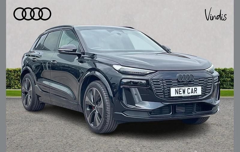 Black Used 2025 Audi Q6 e-tron Performance SUV | £55,700 (Good price) - Image 1/4
