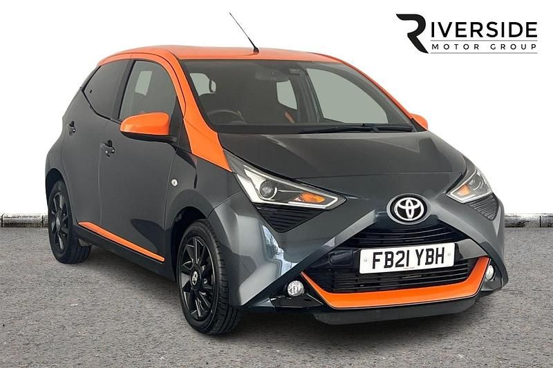 Grey/ orange Used 2021 Toyota Aygo Edition Hatchback | £10,690 (Fair price) - Image 1/4