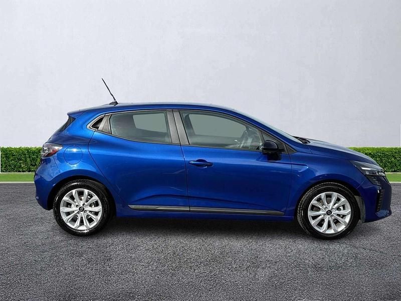 Używany Renault Clio V Evolution 2024 Niebieski Hatchback