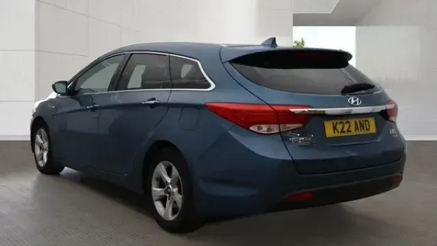Used Hyundai i40 Premium 136 HP (100 kW) 2015 Blue Estate